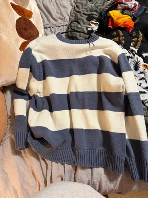 TJ Maxx Sweater thumbnail 3