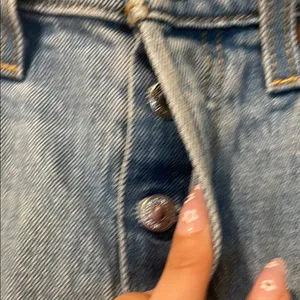 Womens Levi's Wedgie Straight Distressed Light Wash Jeans thumbnail 2