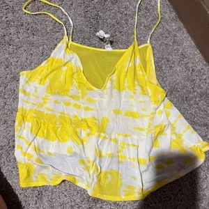 Alo Yoga yellow and white tank top M‎ thumbnail 2