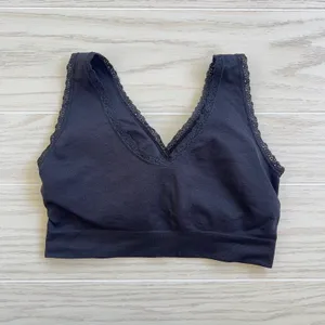 Under Control Black Lace Trim Pullover Bralette Small Padded V Neck thumbnail 5