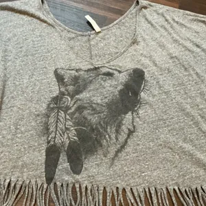 Realitee Wolf Graphic Fringe Crop Top Grey Oversized Boho Festival Large thumbnail 2