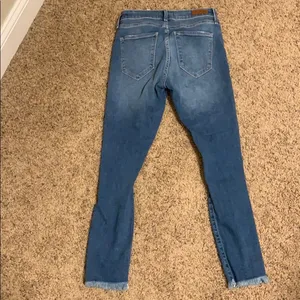 NEVER BEEN WORN- Abercrombie jeans thumbnail 3