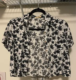 Love Note Hawaiian Cropped Button Up thumbnail 1