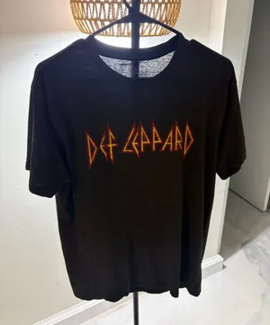 Def Leppard Black Short Sleeve Logo Tee thumbnail 1