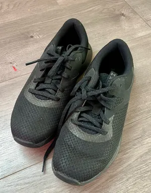 Under Armour Shoes thumbnail 1