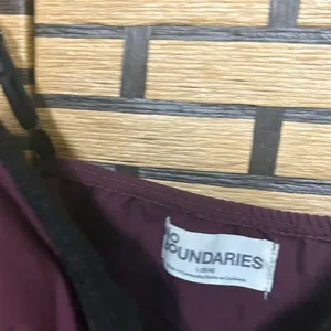 No Boundaries Burgundy‎ Lace Trim Cami Size Large thumbnail 4