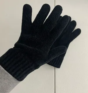 NWOT women’s‎ solid black soft chenille warm knit winter gloves accessories thumbnail 1
