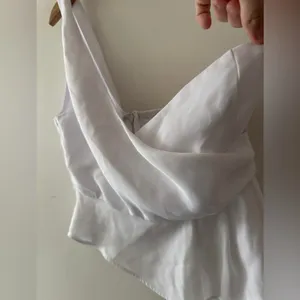 NEW!! Superdown Revolve Karlie One Shoulder Top in‎ White thumbnail 4