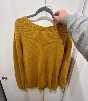 Sweater thumbnail 1