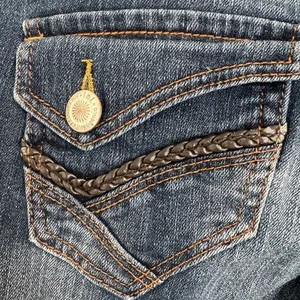 Y2K l.e.i. Style‎ Ashley Low-Rise Flare Jeans Size 9 Regular Distressed Denim thumbnail 9