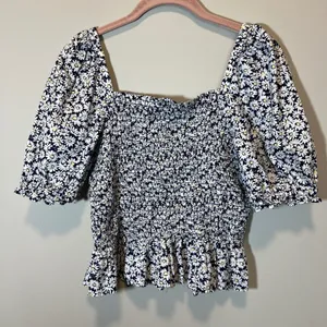 J. Crew Puff Sleeve Smocked Peplum Daisy‎ Floral Top Navy White Cotton Medium thumbnail 8