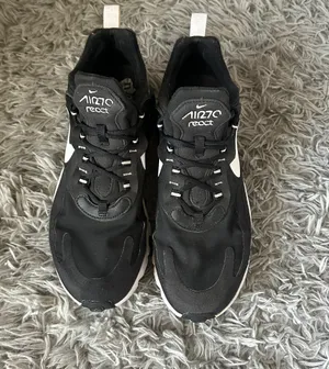 Nike Air Max 270 React thumbnail 2