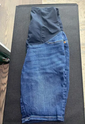 Isabel Maternity Bermuda Shorts thumbnail 1