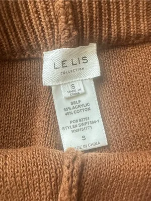 Le Lis Brown Cropped Button-Down Knit Top thumbnail 4