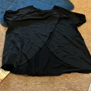 NWT halara black‎ tee M thumbnail 5