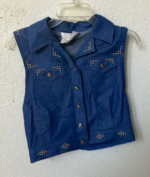 FINAL MARKDOWN Spencer creations vest small thumbnail 1