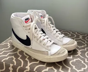 Nike Women’s White Mid Blazer 77 thumbnail 1