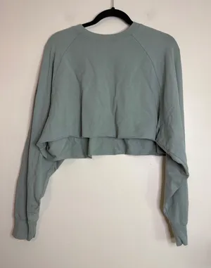 Alo Yoga Womens Sage Green Cropped Pullover‎ Sweatshirt Raw Hem Size M thumbnail 1