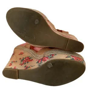 Jessica Simpson "Jp Mason" Brown Faux Leather & Floral Print Wedge Sandals (8) thumbnail 11