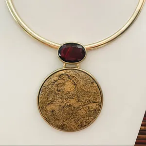 Chico’s Stunning Collar Gold Tone Necklace thumbnail 2