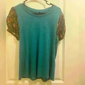 Bobeau Short Sleeve Shirt Size Large, Perfect Condition thumbnail 2
