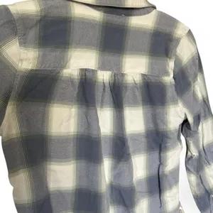 Women’s Wrangler Button-Up Shirt - Size Small, Soft & Lightweight, 100% Rayon thumbnail 3