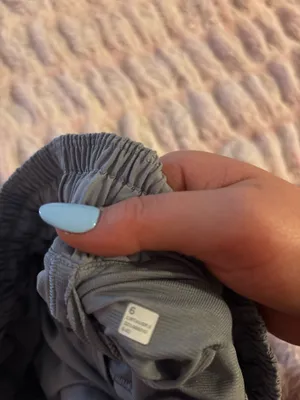 Lululemon Hotty Hot 2.5" Low-Rise thumbnail 3