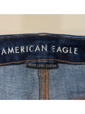 American Eagle Next Level Stretch Women’s Size 2 Curvy Hi-Rise Denim Shorts thumbnail 4