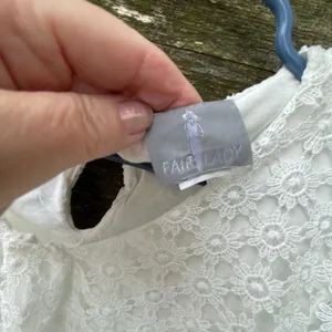 Fair Lady size XL relaxed fit daisy lace overlay top. thumbnail 5