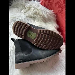 UGG Women's Classic Ankle Chelsea Boots - Size 6 thumbnail 7