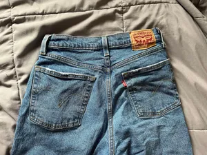 Levi's Mom Jeans thumbnail 2