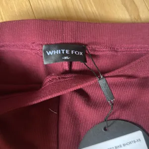 White Fox Boutique OFFSTAGE RIBBED BIKE SHORTS thumbnail 4