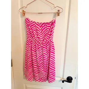 Lilly Pulitzer Strapless Dress Womens Medium Pink Chevron Ikat 82490‎ Mini Beach thumbnail 9