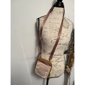 Lululemon‎ Easy Access Crossbody One Size thumbnail 2