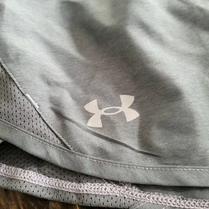 Under Armour Running Shorts Size XL thumbnail 3