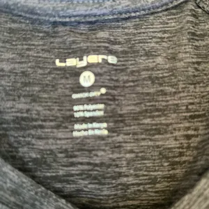 Layer 8 Heathered Gray Performance Shirt Size‎ Medium Black thumbnail 2