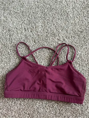 lululemon athletica Strappy Sports Bra - Deep Wine Size 6 NO EXTERIOR LOGO thumbnail 3