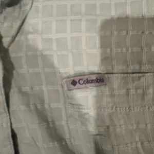 Columbia Sleeveless Button Up Top Lightweight Summer Outdoor Size L thumbnail 3