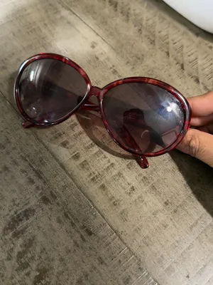 Adrienne Vittadini Red Tortoiseshell Oval Women’s Sunglasses thumbnail 6