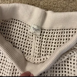 Abercrombie & Fitch cover up thumbnail 2