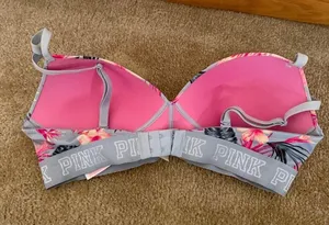 Victoria's Secret PINK Wear Everywhere Wireless Lightly Lined Bra thumbnail 2