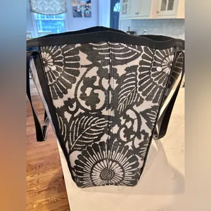 Lululemon Athletica Black and Grey Gym or Beach Tote thumbnail 10