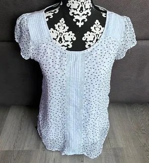 LC LAUREN CONRAD Light Blue T-Shirt Size Medium thumbnail 1