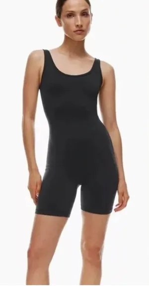 Aritzia TNA One Piece Bodysuit Crisscross Back Size M 2061 thumbnail 1