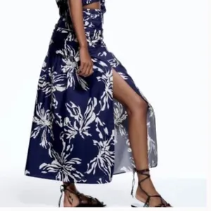 Zara Blue and White Floral A-Line Skirt | Navy & White Floral Midi Skirt 💙 thumbnail 5