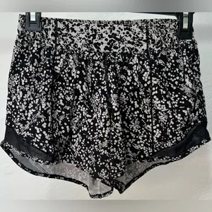 Lululemon Hotty Hot Short thumbnail 5
