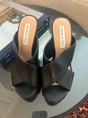Chelsea & Violet black heels thumbnail 1