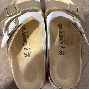 Birkenstock Women's Size 9 Arizona Split Birko-Flor sandal in white and gold thumbnail 3