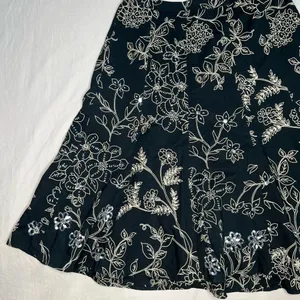 Ann Taylor LOFT Black Floral Sequins A-Line Skirt Size 4 Knee Length thumbnail 3