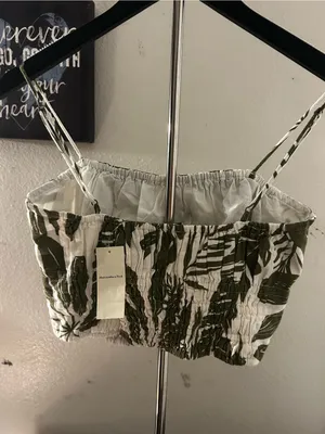 Abercrombie & Fitch Olive Green Leaf Print Pleated Shorts thumbnail 6